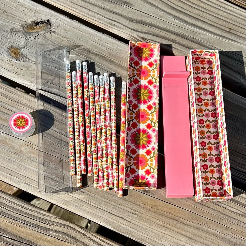 - Vera Bradley Pencil Box Folkloric Print Gift Set! NEW!